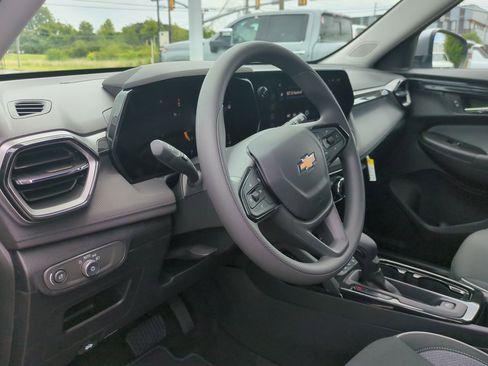 Used 2026 Chevrolet TrailBlazer LT w/ Driver Confidence Package image 10