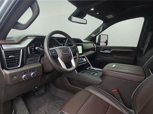Used 2025 GMC Sierra 2500 Denali image 33