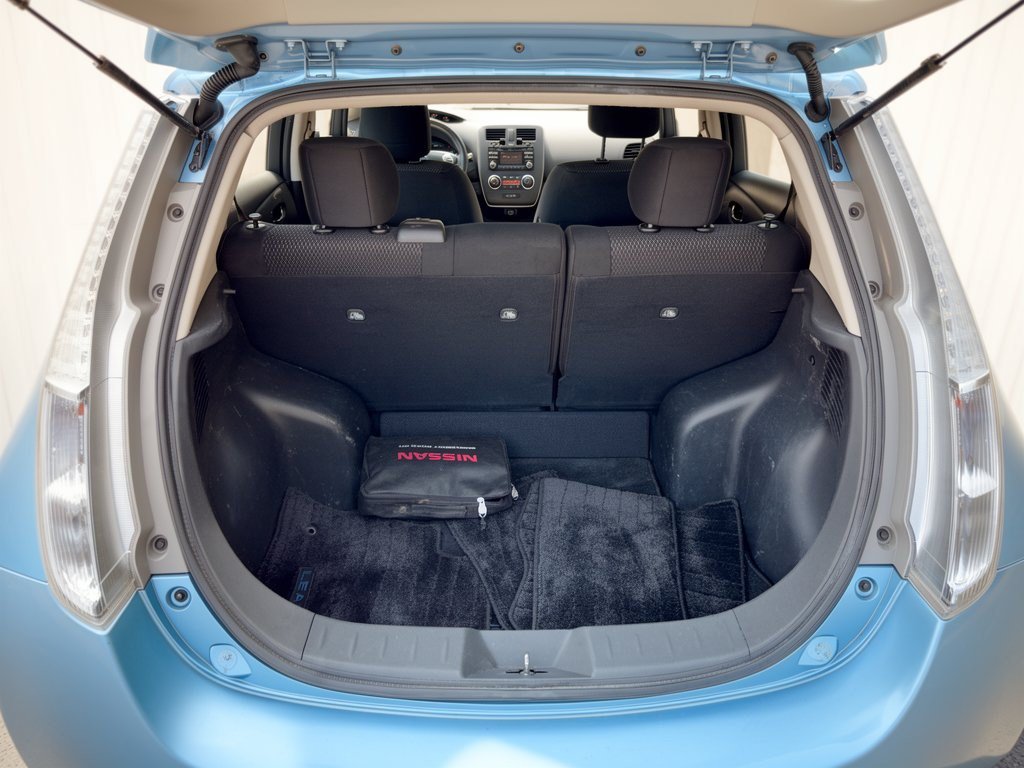 Used 2015 Nissan Leaf S w/ Charge Package FWD image 28