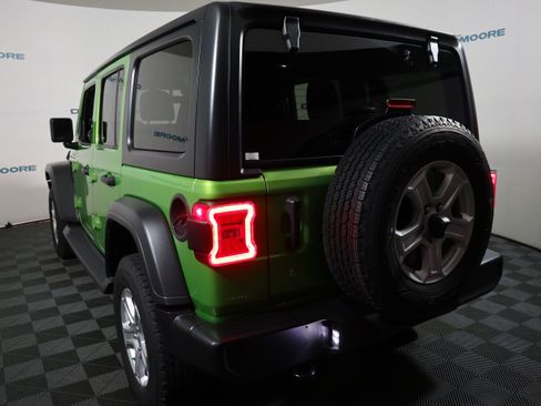 Used 2018 Jeep Wrangler Unlimited Sport S AWD/4WD image 9