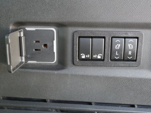 Certified 2022 GMC Yukon Denali w/ Max Trailering Package AWD/4WD image 9