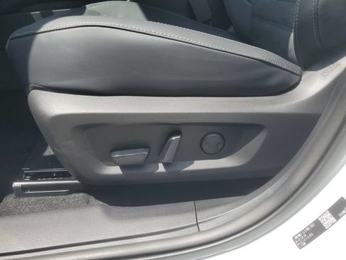 New 2026 Mitsubishi Outlander LE AWD/4WD image 11