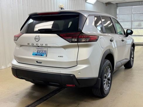 Certified 2025 Nissan Rogue S image 5