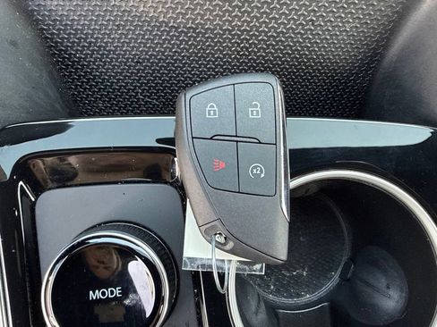 Used 2026 Chevrolet Equinox LT FWD image 29
