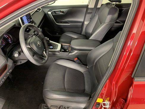 Used 2021 Toyota RAV4 Limited w/ Limited Grade Weather Package image 31