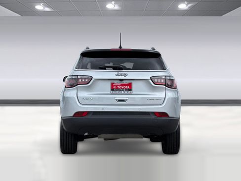 Used 2025 Jeep Compass Limited AWD/4WD image 8