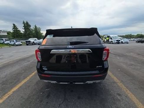 Used 2023 Ford Explorer XLT w/ Equipment Group 202A AWD/4WD image 5