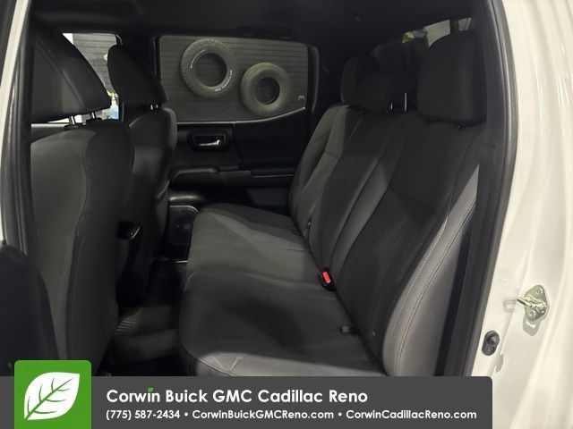 Used 2017 Toyota Tacoma TRD Off-Road AWD/4WD image 15