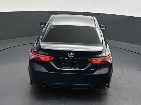 Used 2018 Toyota Camry SE w/ Moonroof Package FWD image 18