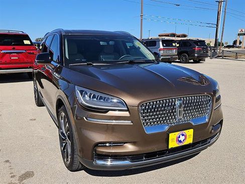 Used 2022 Lincoln Aviator Reserve w/ Equipment Group 201A image 7