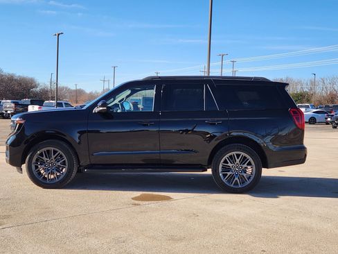 New 2026 Ford Expedition Platinum w/ Stealth Appearance Package image 3