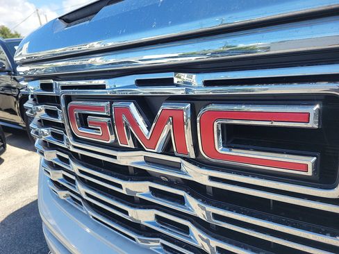 Used 2023 GMC Sierra 1500 Denali w/ Denali Reserve Package AWD/4WD image 5