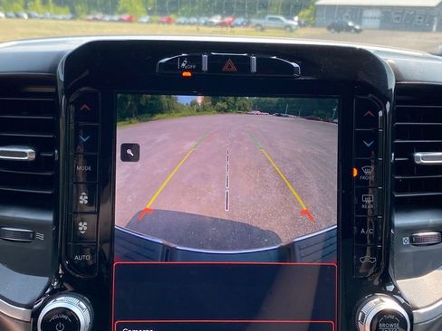 Used 2024 RAM 2500 Big Horn w/ Safety Group image 15