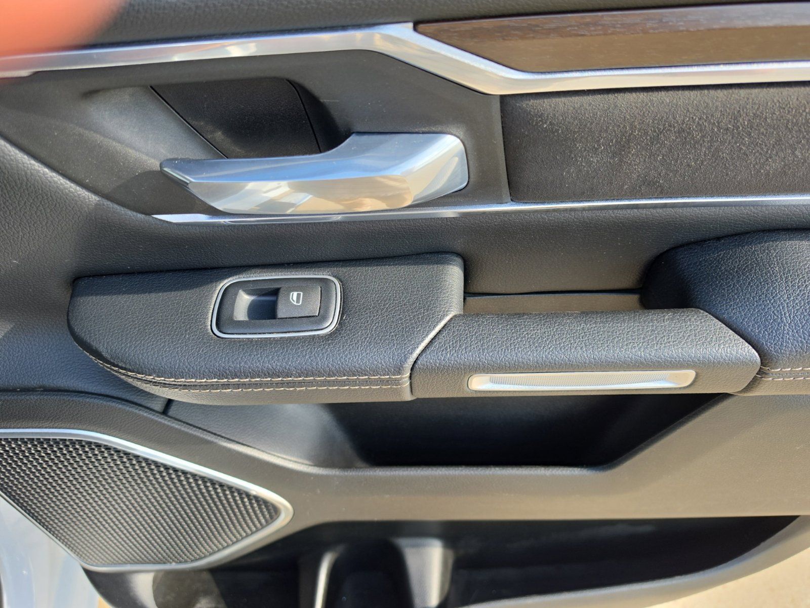 Used 2022 RAM 1500 Laramie AWD/4WD image 24