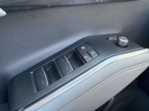 New 2026 Toyota Highlander Platinum AWD/4WD image 14