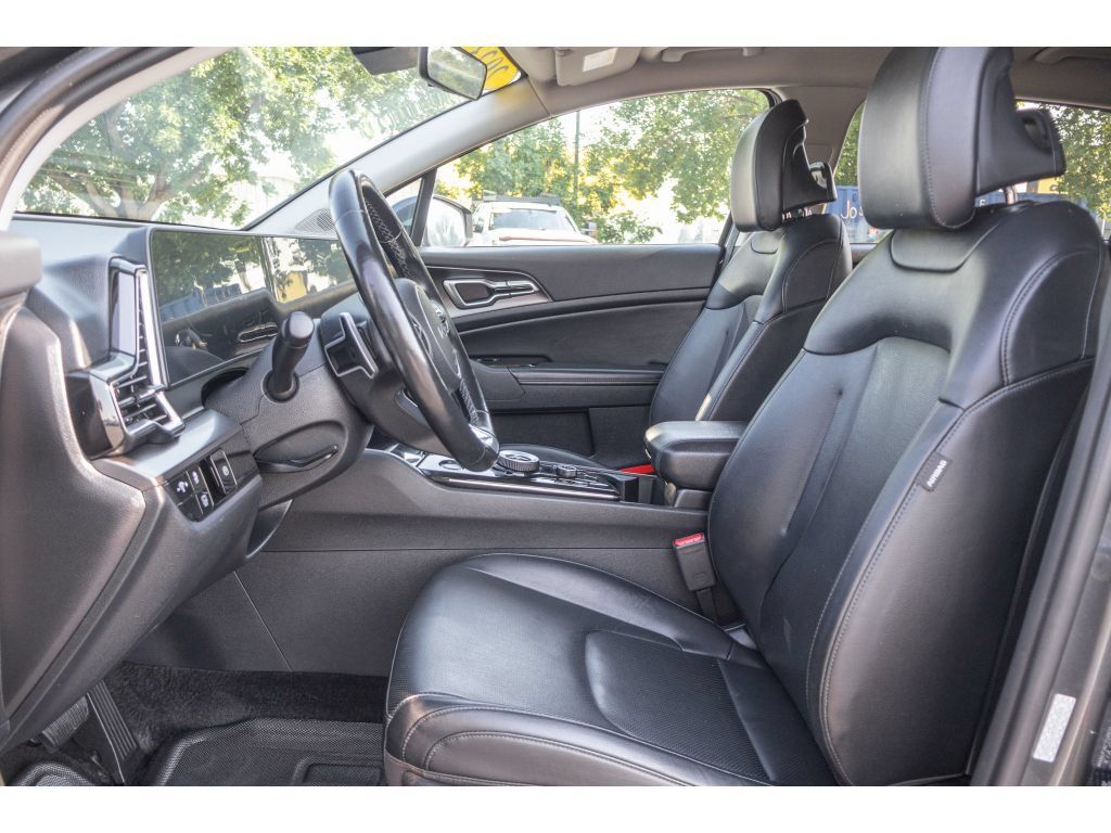 Used 2023 Kia Sportage EX AWD/4WD image 15