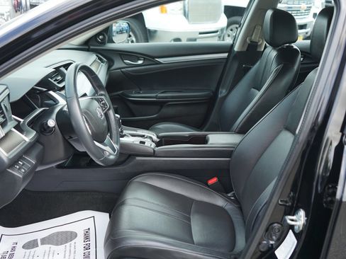 Used 2017 Honda Civic Touring image 9