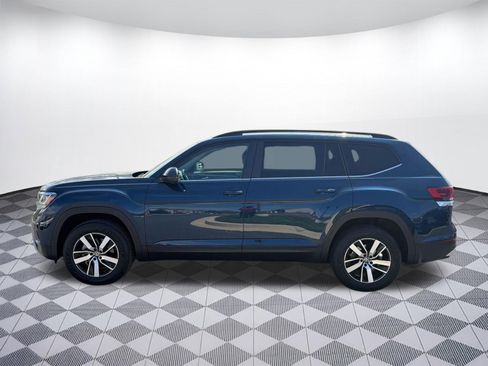 Certified 2022 Volkswagen Atlas SE image 2