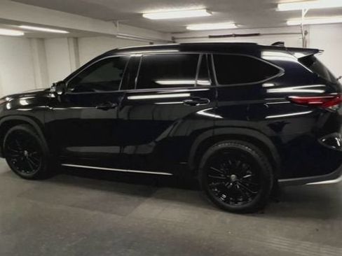 Used 2024 Toyota Highlander XSE AWD/4WD image 6