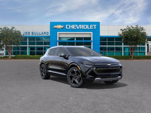 New 2025 Chevrolet Equinox EV LT w/ Convenience Package II FWD image 35