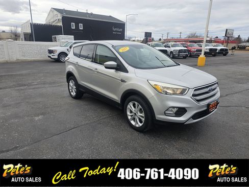Used 2017 Ford Escape SE image 6