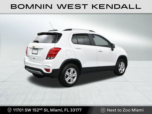 Used 2022 Chevrolet Trax LT w/ LT Convenience Package image 5