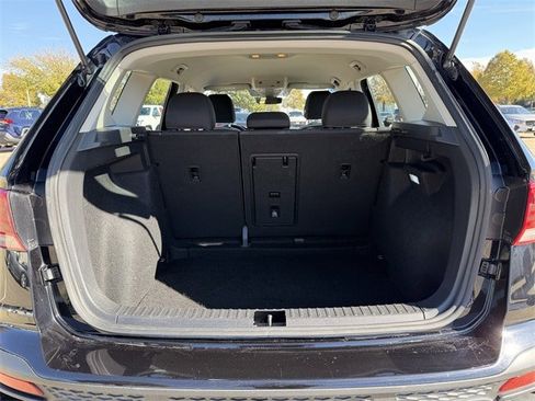 Used 2024 Volkswagen Taos S image 27