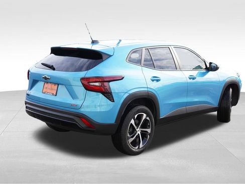 Certified 2025 Chevrolet Trax RS w/ Sunroof Package image 6