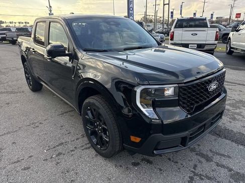 New 2026 Ford Maverick Lariat w/ Black Appearance Package image 3