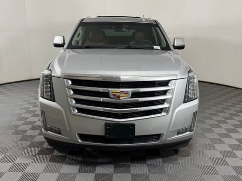 Used 2020 Cadillac Escalade Premium Luxury image 7