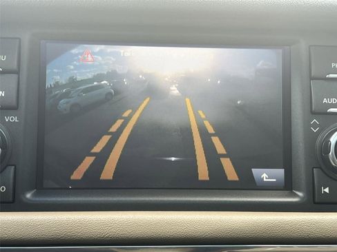 Used 2012 Land Rover Range Rover HSE image 16