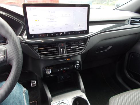 Used 2023 Ford Escape ST-Line w/ Tech Pack #1 AWD/4WD image 11