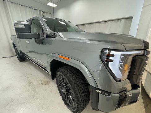 New 2026 GMC Sierra 2500 Denali Ultimate AWD/4WD image 3