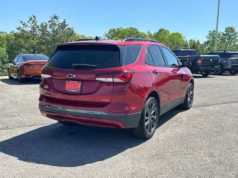 Used 2022 Chevrolet Equinox RS w/ RS Leather Package FWD image 4