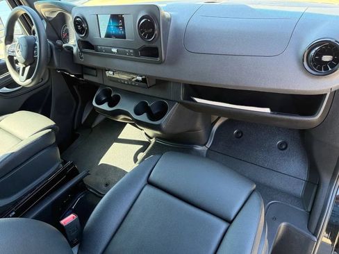 Used 2023 Mercedes-Benz Sprinter 3500 image 10