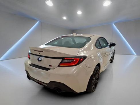 Used 2025 Toyota GR86 Premium w/ Performance Package RWD image 17