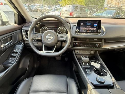 Used 2023 Nissan Rogue SV w/ SV Premium B Package AWD/4WD image 12