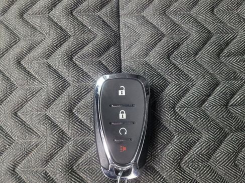 Used 2023 Chevrolet Equinox LT image 32