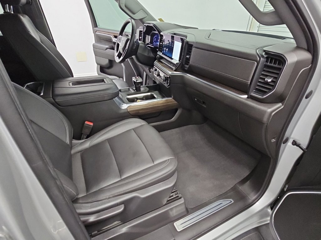 Used 2022 Chevrolet Silverado 1500 RST w/ Convenience Package II RWD image 36