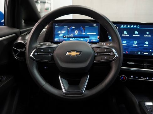 New 2026 Chevrolet Equinox EV LT image 16