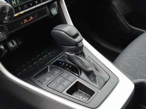 Certified 2025 Toyota RAV4 XLE image 18