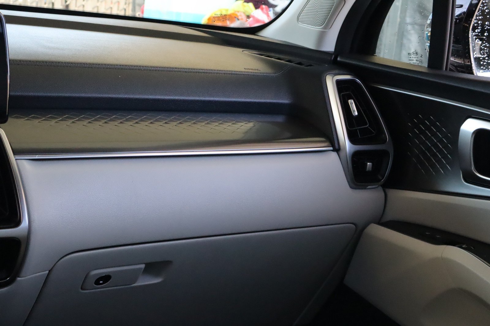 Used 2021 Kia Sorento S FWD image 31