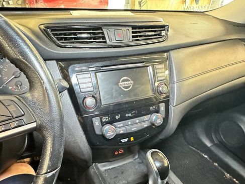 Used 2020 Nissan Rogue SV AWD/4WD image 12