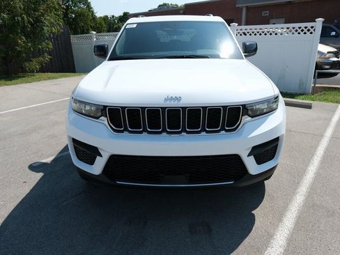 New 2025 Jeep Grand Cherokee Laredo w/ Luxury Tech Group I AWD/4WD image 13