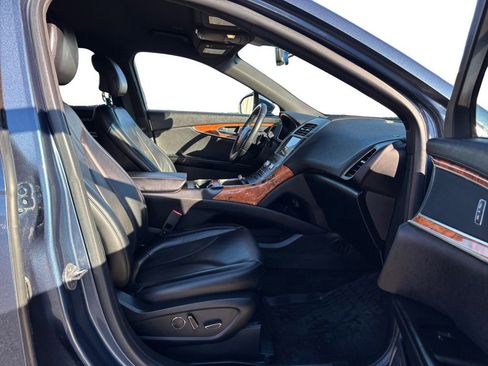 Used 2019 Lincoln Nautilus Select image 22