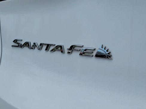 Used 2020 Hyundai Santa Fe SEL w/ Convenience + Premium Package FWD image 11