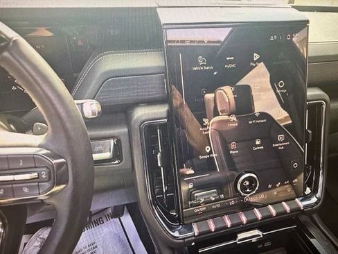 Used 2025 GMC Yukon AT4 Ultimate AWD/4WD image 19