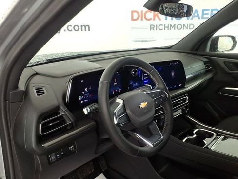 Used 2024 Chevrolet Traverse LT w/ Trailering Package image 13