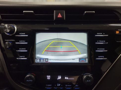 Used 2018 Toyota Camry SE w/ Convenience Package image 18