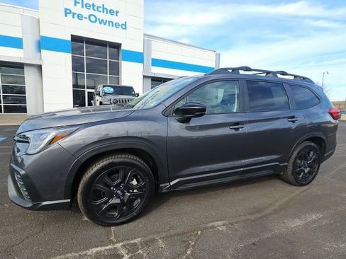 Used 2024 Subaru Ascent Onyx Edition image 2